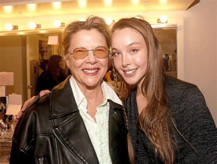 Does Annette Bening Smoke? All You Need to Know